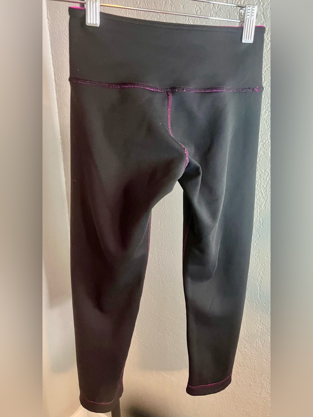 lululemon Paris Pink And Black Reversible Wunder Unders. Vintage. - Picture 2 of 6